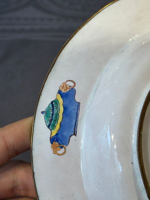 A pair of Chinese Canton enamel 'Fengyiting 鳳儀亭' plates, Yongzheng — foto 8