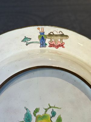 A pair of Chinese Canton enamel 'Fengyiting 鳳儀亭' plates, Yongzheng — foto 9