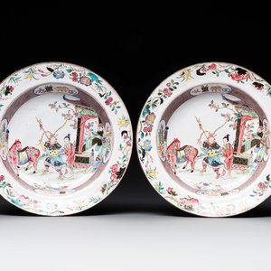 A pair of Chinese Canton enamel 'Fengyiting 鳳儀亭' plates, Yongzheng — foto 1