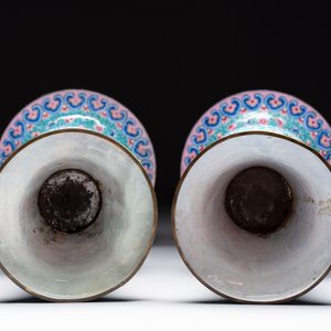 A pair of Chinese Canton enamel 'gu' vases with floral design, Qianlong — 照片 6