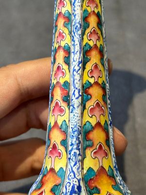 A pair of Chinese Canton enamel 'lotus' candlesticks, Yongzheng — 照片 10