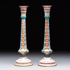 A pair of Chinese Canton enamel 'lotus' candlesticks, Yongzheng — photo 1