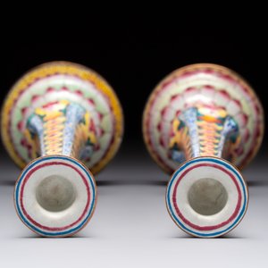 A pair of Chinese Canton enamel 'lotus' candlesticks, Yongzheng — photo 5