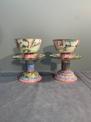 A pair of Chinese Canton enamel marriage bowls on stems, Yongzheng — 照片 4