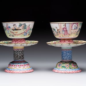 A pair of Chinese Canton enamel marriage bowls on stems, Yongzheng — 照片 2