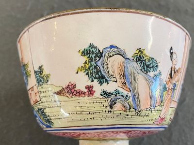 A pair of Chinese Canton enamel marriage bowls on stems, Yongzheng — 照片 12
