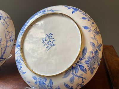 A pair of Chinese Canton enamel 'Master of the Rocks' plates, Yongzheng/Qianlong — 照片 3