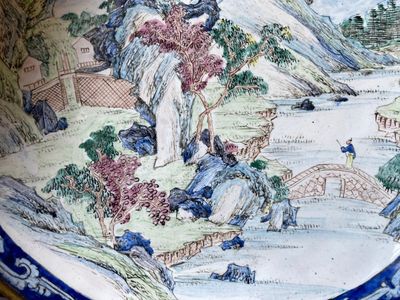 A pair of Chinese Canton enamel 'Master of the Rocks' plates, Yongzheng/Qianlong — 照片 5