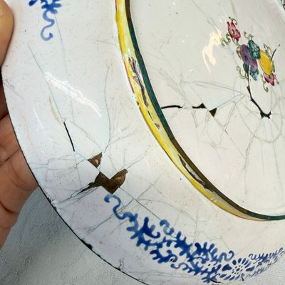 A pair of Chinese Canton enamel plates with floral design — photo 11