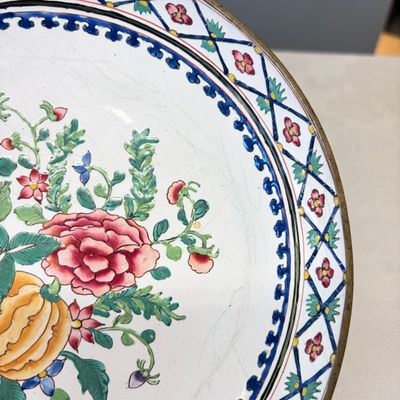 A pair of Chinese Canton enamel plates with floral design — photo 17