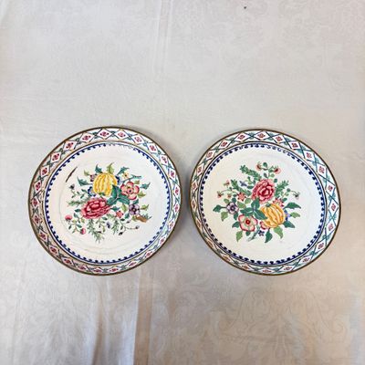 A pair of Chinese Canton enamel plates with floral design — photo 1