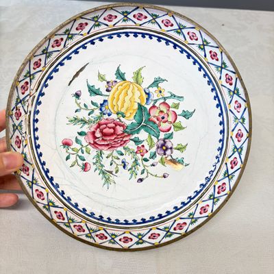 A pair of Chinese Canton enamel plates with floral design — photo 2