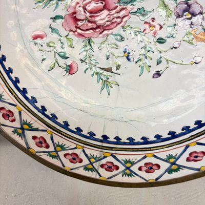 A pair of Chinese Canton enamel plates with floral design — photo 5