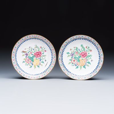 A pair of Chinese Canton enamel plates with floral design, Yongzheng/Qianlong