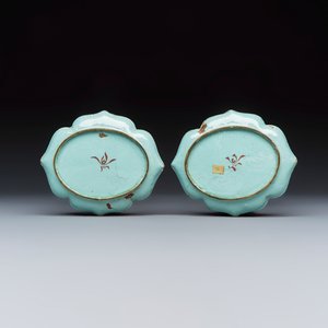 A pair of Chinese Canton enamel saucer dishes with floral design — foto 2