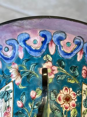 A pair of Chinese Canton enamel vases with narrative design, 19th C. — photo 12