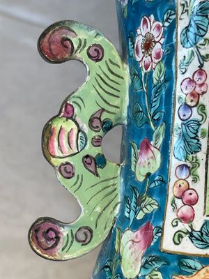 A pair of Chinese Canton enamel vases with narrative design, 19th C. — photo 13