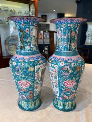 A pair of Chinese Canton enamel vases with narrative design, 19th C. — photo 2