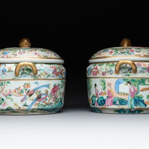 A pair of Chinese Canton famille rose armorial tureens, inner bowls and covers with the arms of Clerke, 19th C. — photo 3
