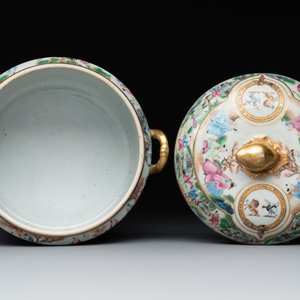 A pair of Chinese Canton famille rose armorial tureens, inner bowls and covers with the arms of Clerke, 19th C. — photo 6