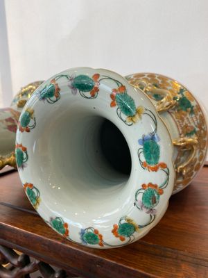 A pair of Chinese Canton famille rose 'immortals' vases, 19th C. — photo 6