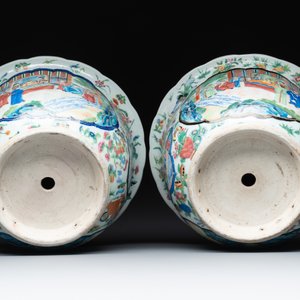 A pair of Chinese Canton famille rose jardinières with narrative design, 19th C. — 照片 7