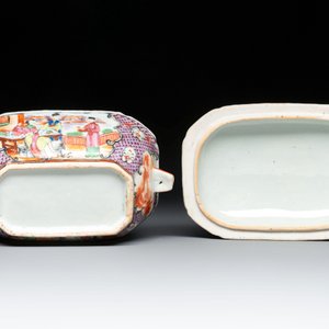 A pair of Chinese Canton famille rose 'mandarin subject' covered tureens and stands and a vase, Qianlong — photo 13