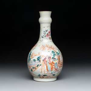 A pair of Chinese Canton famille rose 'mandarin subject' covered tureens and stands and a vase, Qianlong — photo 3