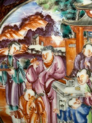 A pair of Chinese Canton famille rose 'mandarin subject' vases with floral relief design, Qianlong — 照片 21