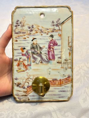 A pair of Chinese Canton famille rose 'Mandarin Subject' wall sconces, Qianlong — photo 8