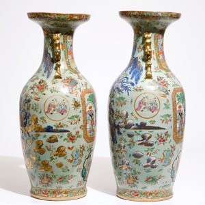 A pair of Chinese Canton famille rose on celadon ground vases, 19th C. — 照片 2