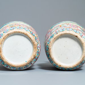A pair of Chinese Canton famille rose pink-ground vases, 19th C. — 照片 6