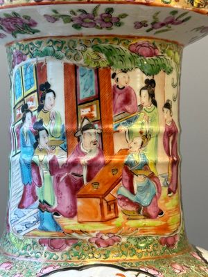 A pair of Chinese Canton famille rose rouleau vases, 19th C. — 照片 8