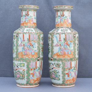 A pair of Chinese Canton famille rose rouleau vases, 19th C. — photo 15