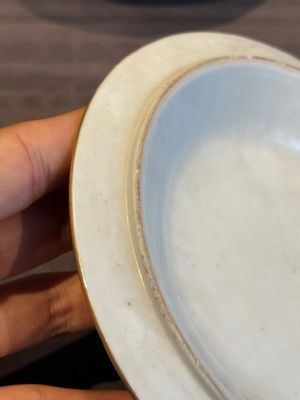 A pair of Chinese Canton famille rose two-handled bowls and covers with narrative design, Daoguang mark and of the period — photo 12
