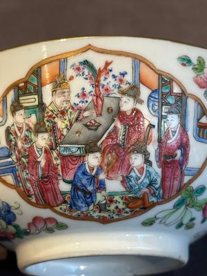 A pair of Chinese Canton famille rose two-handled bowls and covers with narrative design, Daoguang mark and of the period — photo 17