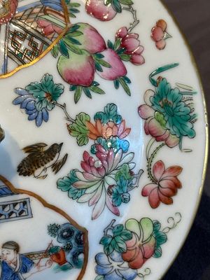 A pair of Chinese Canton famille rose two-handled bowls and covers with narrative design, Daoguang mark and of the period — photo 8