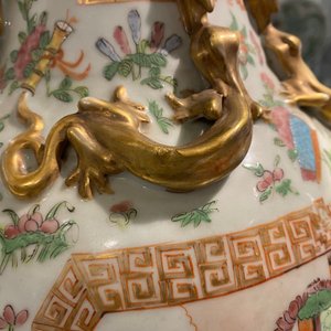 A pair of Chinese Canton famille rose vases, 19th C. — 照片 13