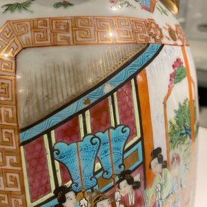 A pair of Chinese Canton famille rose vases, 19th C. — 照片 15
