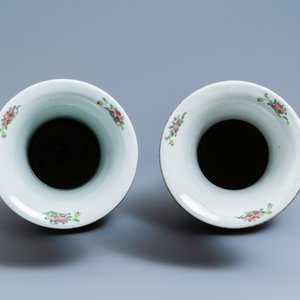 A pair of Chinese Canton famille rose vases, 19th C. — 照片 5