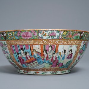 A pair of Chinese Canton famille rose vases and a bowl, 19th C. — 照片 10