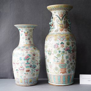 A pair of Chinese Canton famille rose vases and two single vases, 19th C. — 照片 16