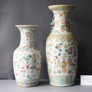 A pair of Chinese Canton famille rose vases and two single vases, 19th C. — 照片 17