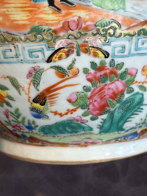 A pair of Chinese Canton famille rose vases with narrative design, 19th C. — photo 12