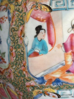 A pair of Chinese Canton famille rose vases with narrative design, 19th C. — photo 18