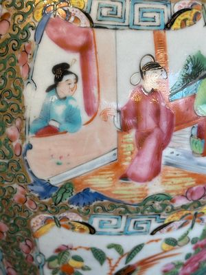A pair of Chinese Canton famille rose vases with narrative design, 19th C. — photo 26
