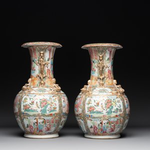 A pair of Chinese Canton famille rose vases with narrative design, 19th C. — photo 4