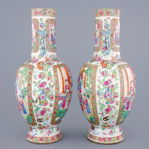 A pair of Chinese Canton famille rose vases with ruyi scepter handles, 19th C. — 照片 2