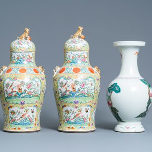 A pair of Chinese Canton famille rose yellow-ground vases and a 'warrior' vase, Qianlong mark, 19th C. — photo 5