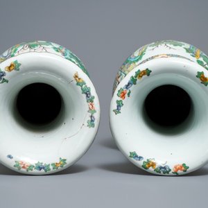 A pair of Chinese Canton famille verte vases with dragon handles, 19th C. — photo 5